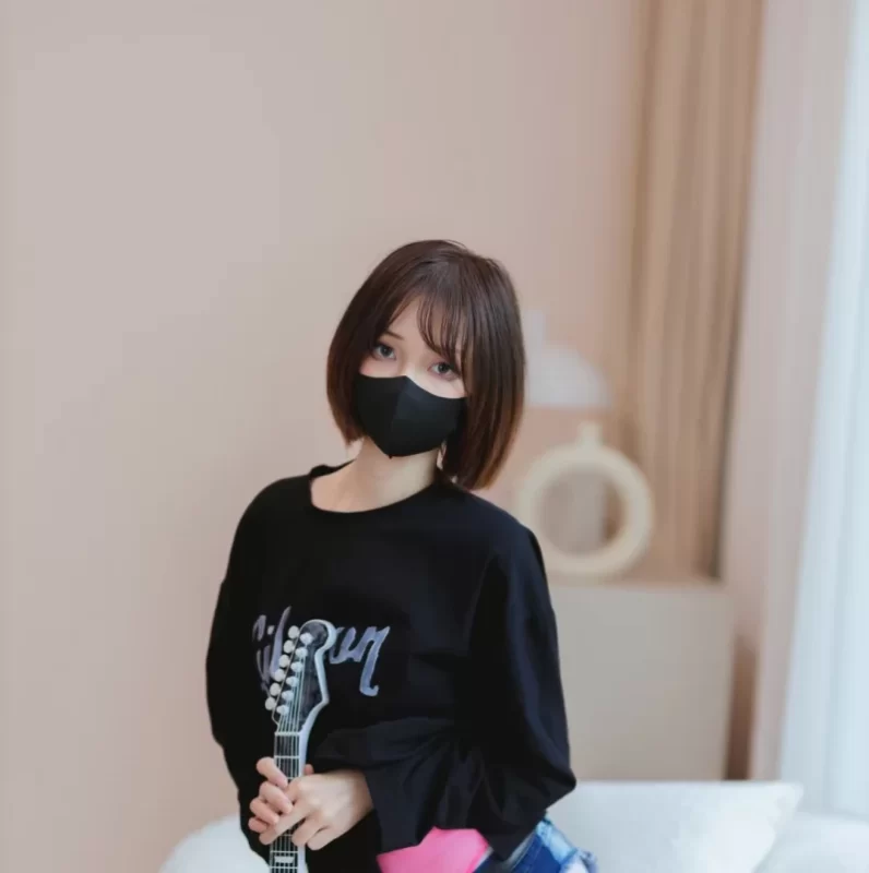 洛桑w伊梓美女写真合集-秘语喵